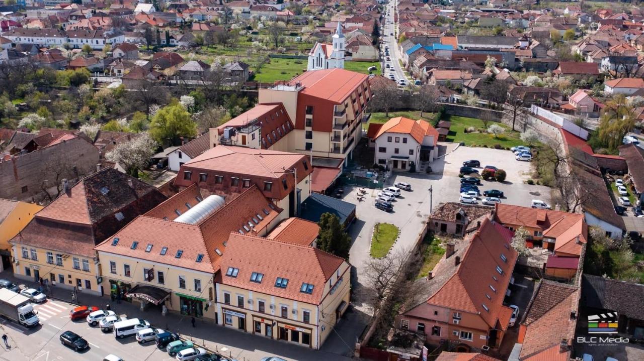 Hotel Leul De Aur Sebeş Buitenkant foto