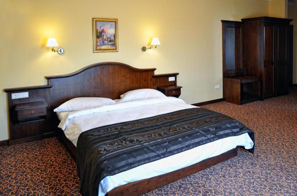 Hotel Leul De Aur Sebeş Buitenkant foto