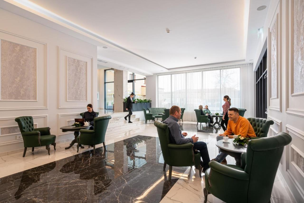 Hotel Leul De Aur Sebeş Buitenkant foto