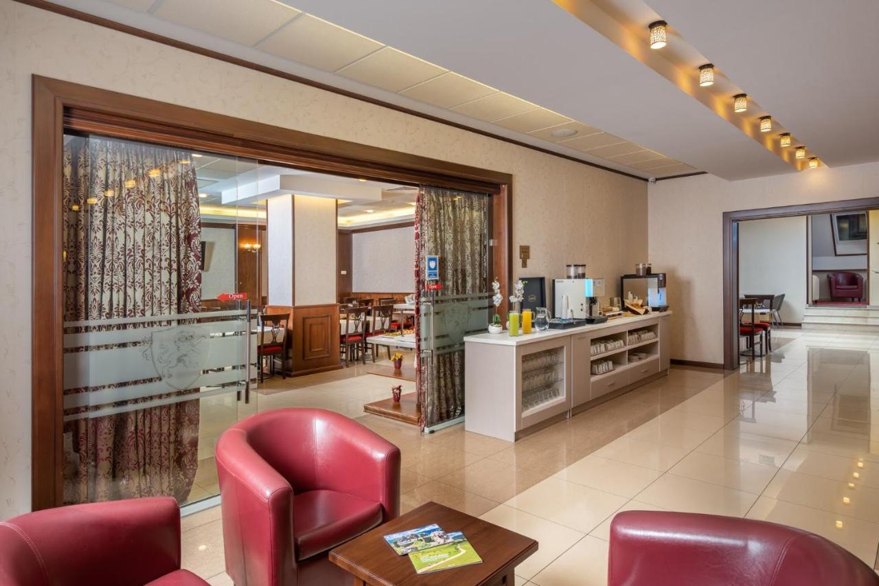 Hotel Leul De Aur Sebeş Buitenkant foto
