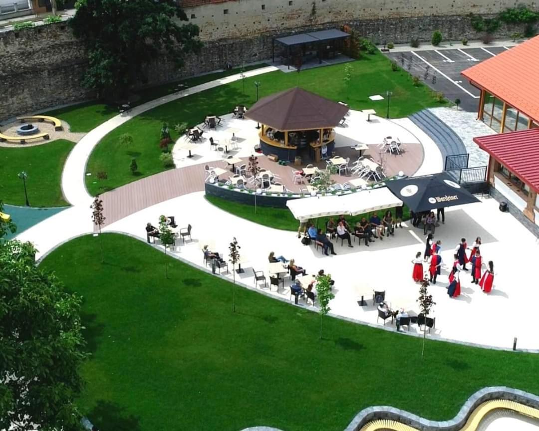 Hotel Leul De Aur Sebeş Buitenkant foto